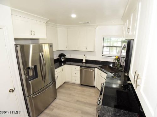 20 Calico Ct, Beaufort SC  29906-8900 exterior