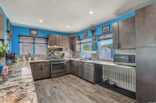 136-17 Bch Channel Dr, Far Rockaway NY  11694-2402 exterior