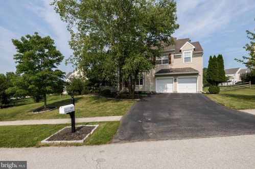 5027 Woodgate Ln, Collegeville PA  19426-3365 exterior