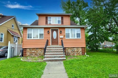 18 Florence St, Englewood, NJ 07631-4115