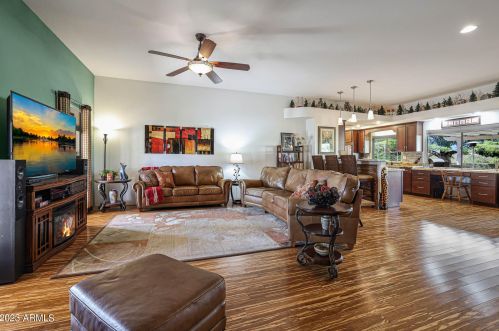 10938 Jacaranda Dr, Sun City, AZ 85373-1510