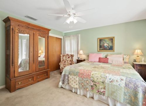 5807 Bullard Dr, Austin TX 78757-4400 exterior