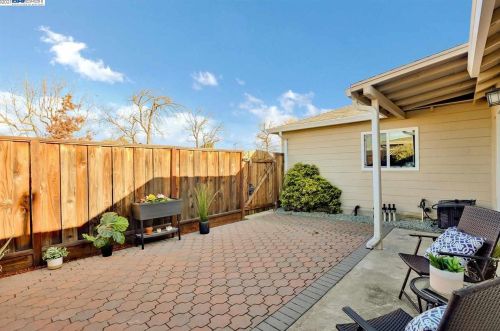 3087 Franela Dr, San Jose, CA 95124-2408