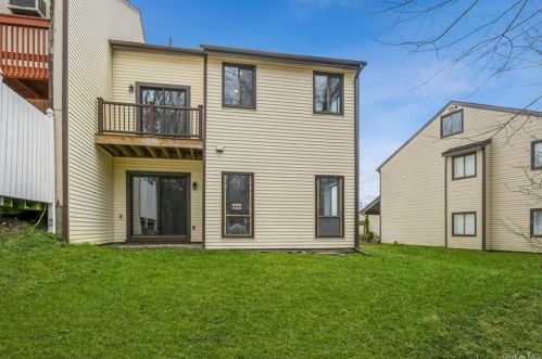 128 Country Club Dr, Florida, NY 10921-1555