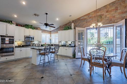 7002 Lone Cactus Dr, Glendale AZ 85308-9508 exterior