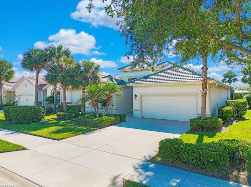 8271 Valiant Dr, Naples, FL 34104-6673
