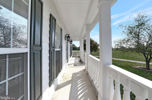 20 Cool Springs Ln, Charles Town WV  25414-4647 exterior