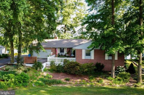 126 Lakeside Dr, Laurel, DE 19956-1144