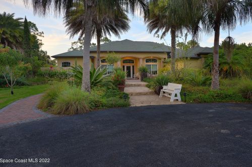 2739 Harlock Rd, Melbourne, FL 32934-7753