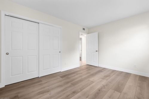 1075 Rordon Ave, Naples FL  34103-4570 exterior