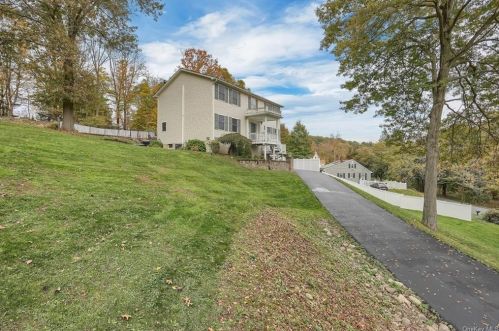 4 Hill Rd, Salisbury Mills, NY 12577-5403