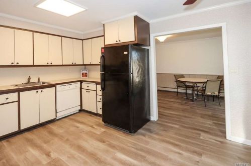 316 Herbert Pl, Bethpage NY  11714-4714 exterior