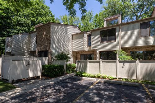 9020 70th St, Milwaukee WI  53223-2114 exterior