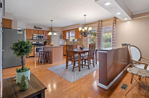 1506 Holly Cir, Glenshaw, PA 15116-2368