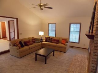 1077 Marilyn Way, Medina OH  44256-3066 exterior