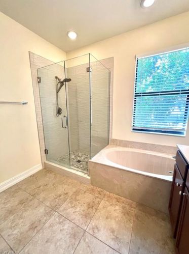 7797 Bristol Cir, Naples FL  34120-0702 exterior