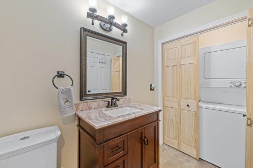 17 Atherton Ln, Amherst NH  03031-3064 exterior