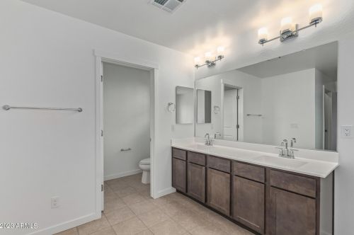 701 Del Rancho, Mesa AZ  85212-1890 exterior