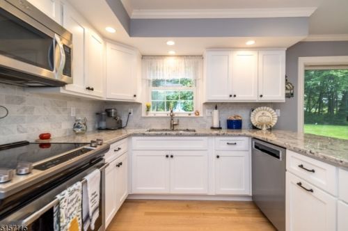 6 Cheryle Way, Annandale NJ  08801-3416 exterior