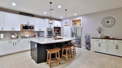 35595 Desert Rose Way, Lake Elsinore CA  92532-2905 exterior