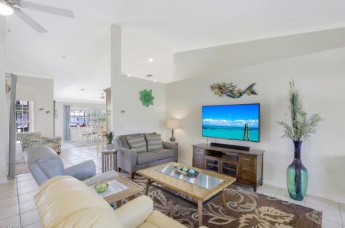 171 Shorecrest Ct, Marco Island, FL 34145-4140