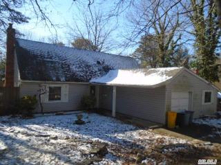 72 Bergen St, Hauppauge, NY 11749-1714