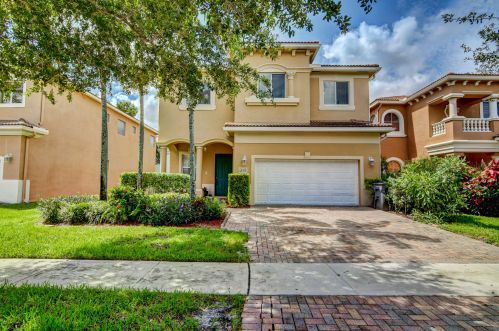 254 Gazetta Way, West Palm Beach, FL 33413-1050