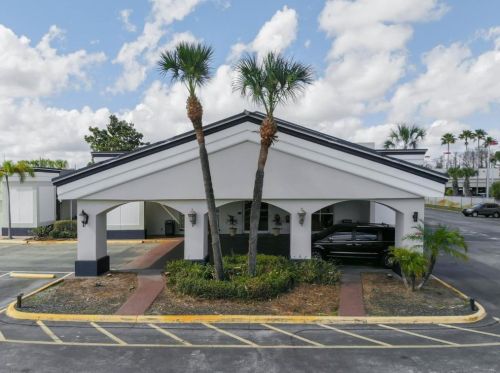 8700 Orange Blossom Trl, Orlando, FL 32809-7912
