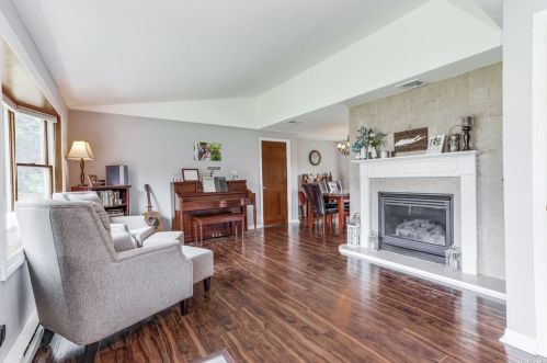 129 Crystal Brook Hollow Rd, Mount Sinai NY  11766-2102 exterior