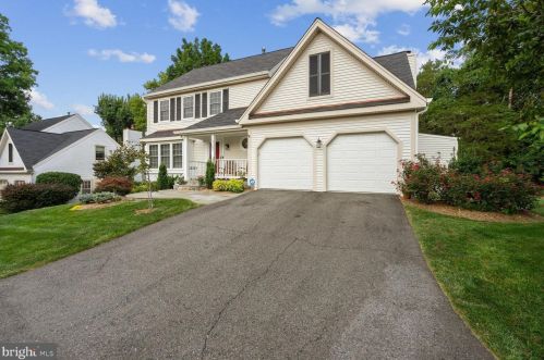 13203 Ladybank Ln, Herndon, VA 20171-4031