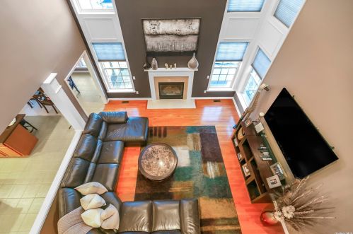 19 Pinehurst Dr, Mount Sinai NY  11766-3421 exterior