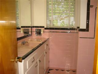 9701 Cedardale Dr, Houston TX  77055-6109 exterior