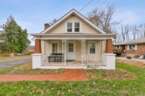 190 Babbitt Rd, Bedford Hills NY  10507-2068 exterior