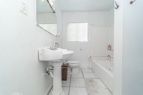 1420 Pearl Ave, Compton CA  90221-1554 exterior