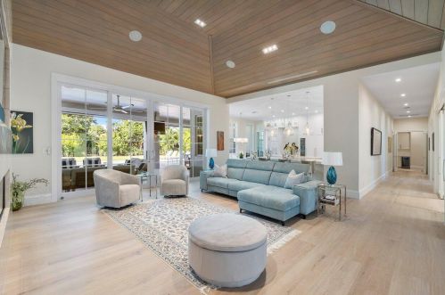 7 Country Rd, Boynton Beach FL  33436-5609 exterior