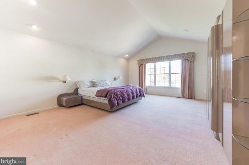 316 Centennial Dr, Blue Bell PA  19422-3219 exterior