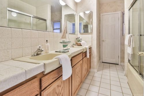 1229 Carmel Dr, Simi Valley CA 93065-4118 exterior