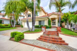 891 Parkglen Pl, Anaheim, CA 92808-2331