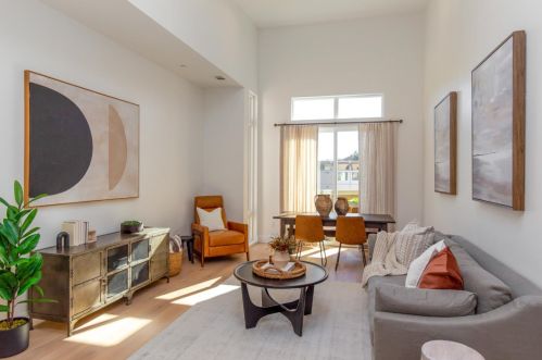 889 San Antonio Rd, Los Altos, CA 94022-1305