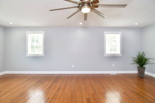 75 Rochford Cir, Springfield MA  01128-1024 exterior