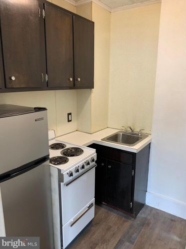 1723 Paxton St, Harrisburg PA 17104-2636 exterior