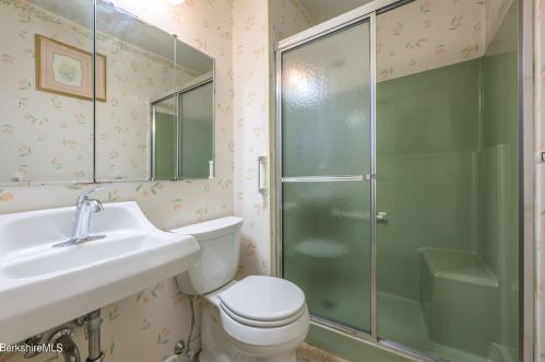 14 Interlaken Rd, Stockbridge MA  exterior