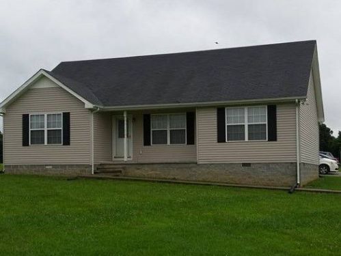 415 Trent Rd, Lafayette, TN 37083-4247