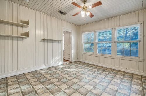 301 Haswell Dr, Bryan TX 77803-4757 exterior