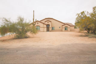 8042 Willetta St, Mesa, AZ 85207-1332