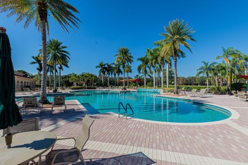 426 Springview Loop, Fort Pierce FL  34986-2663 exterior