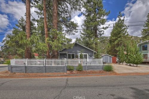 1081 Eagle Mtn Dr, Big Bear City CA  92314-9522 exterior