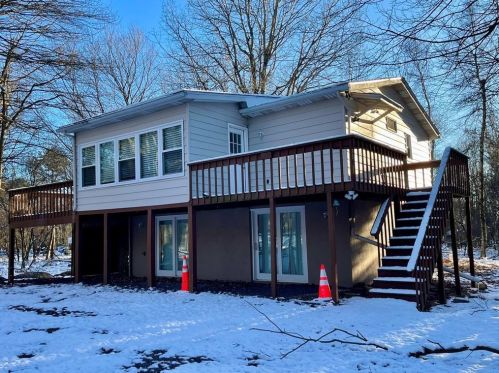 284 Fern Ridge Rd, Blakeslee, PA 18610-7790