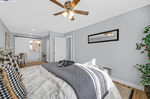 7769 Deervale Ct, Pleasanton CA  94568-1016 exterior