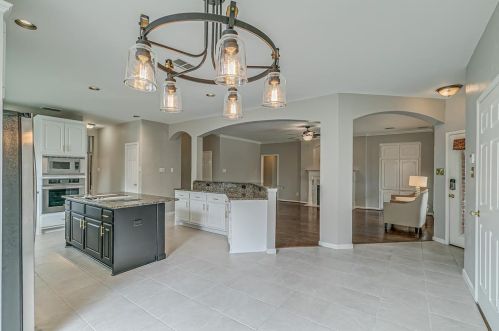 1800 Southwicke Dr, Lewisville TX  75022-8430 exterior